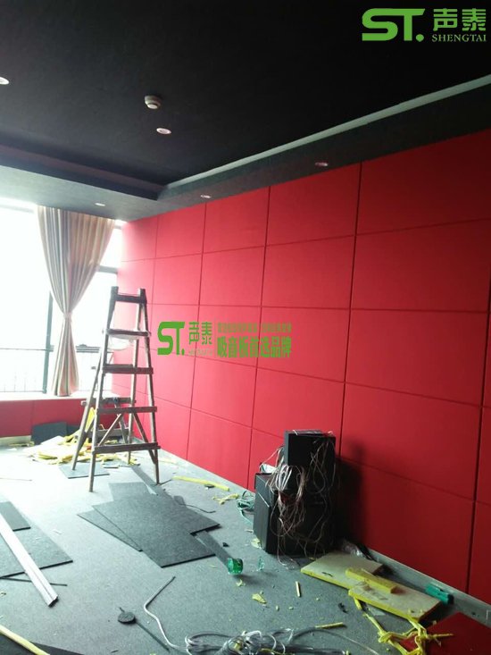 广州某私人定制影院吸音板现场安装效果图
